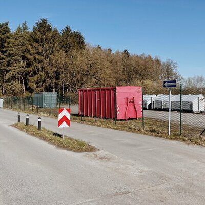 Container auf der Grünschnittsammelstelle